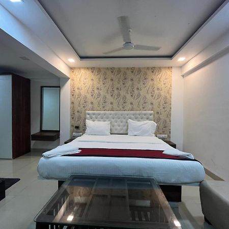 Arsh Executive Inn Dive ภายนอก รูปภาพ