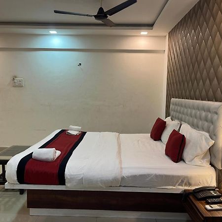 Arsh Executive Inn Dive ภายนอก รูปภาพ