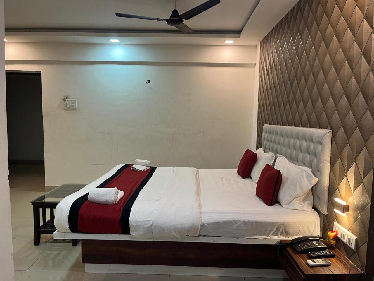 Arsh Executive Inn Dive ภายนอก รูปภาพ