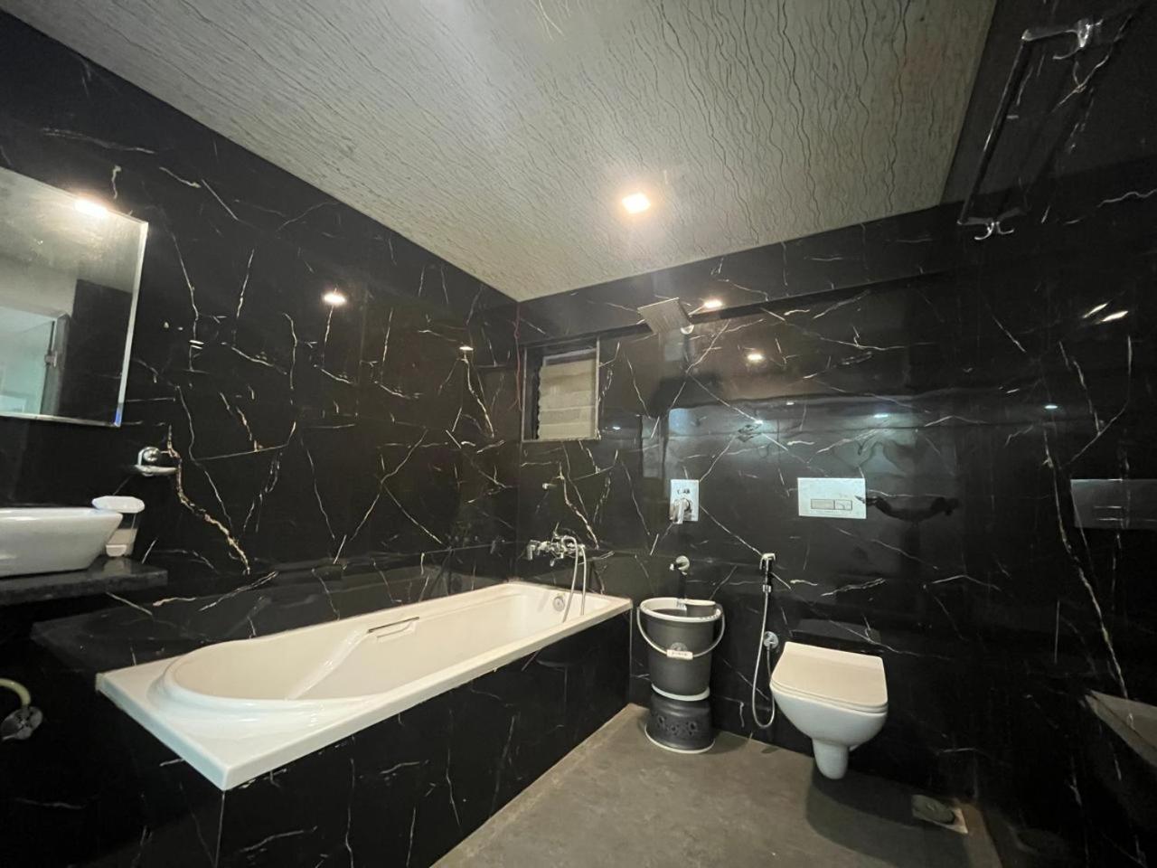 Arsh Executive Inn Dive ภายนอก รูปภาพ