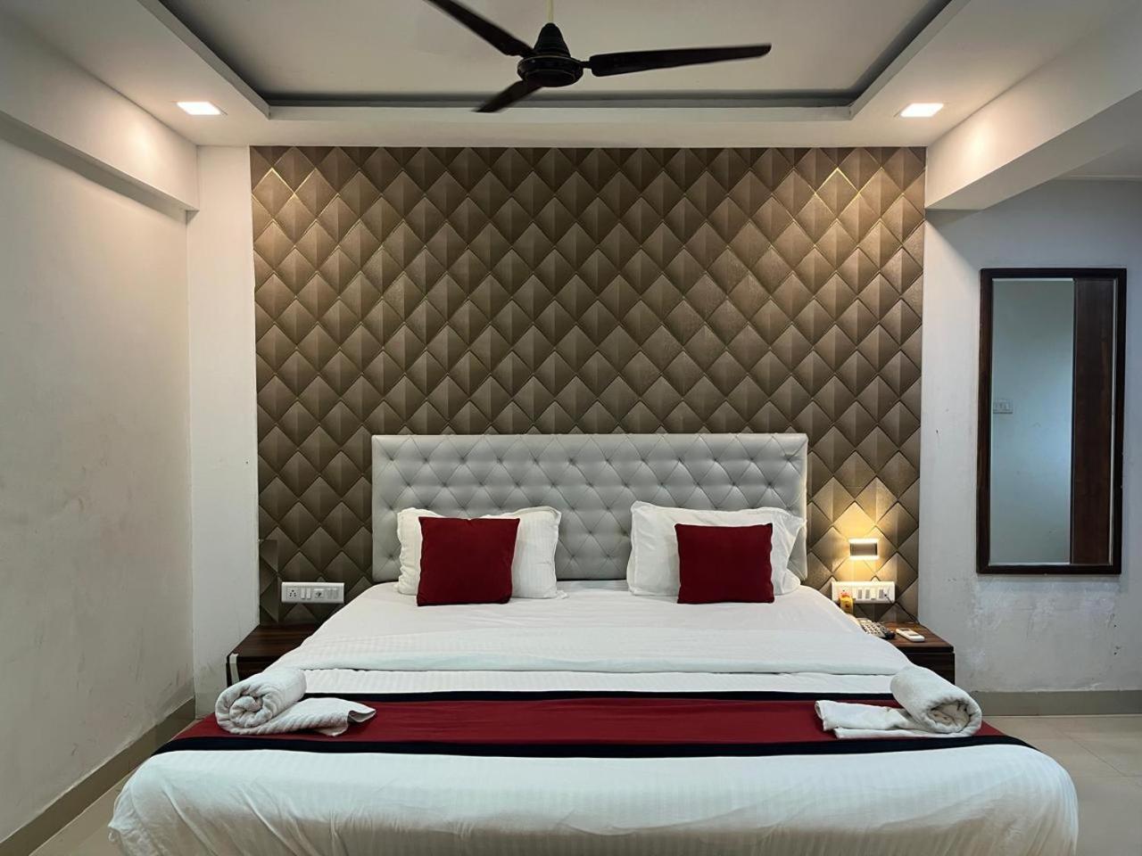 Arsh Executive Inn Dive ภายนอก รูปภาพ