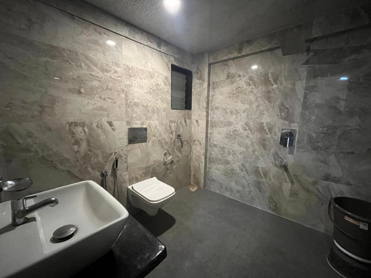 Arsh Executive Inn Dive ภายนอก รูปภาพ