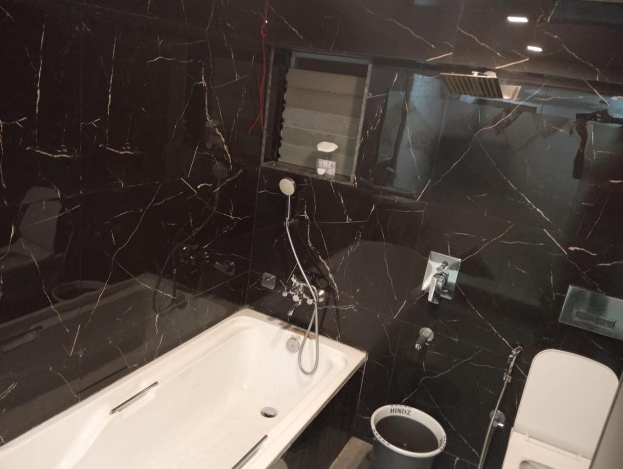 Arsh Executive Inn Dive ภายนอก รูปภาพ